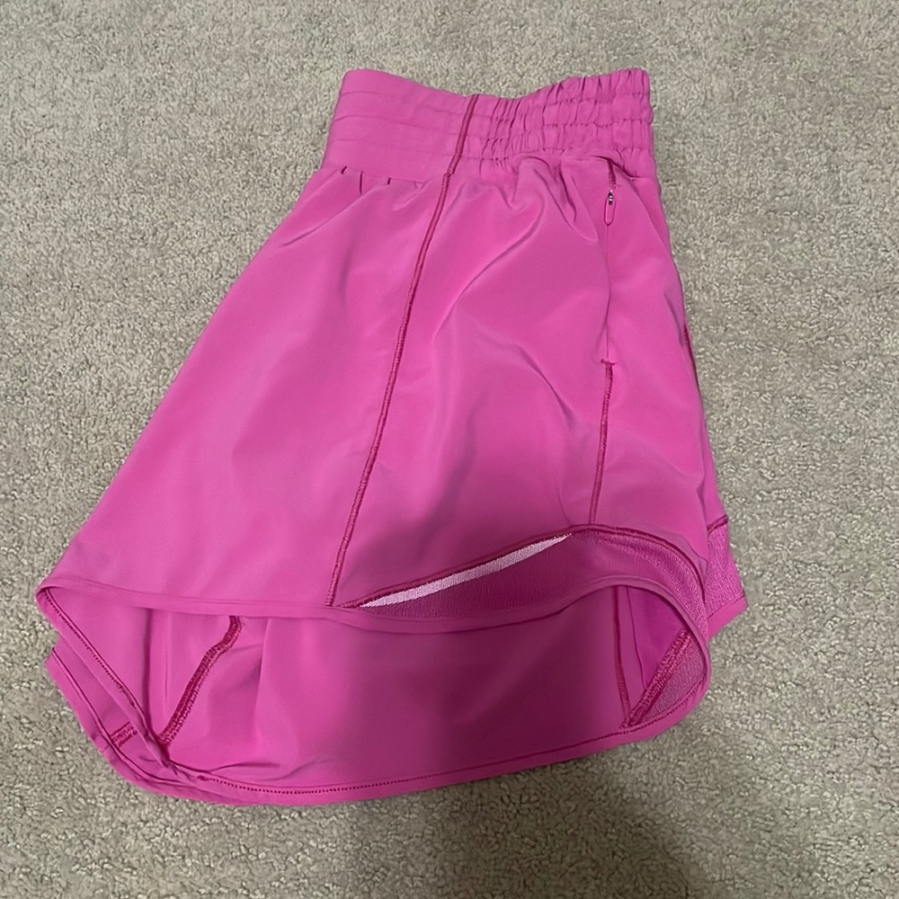Lululemon sonic pink high rise hotty hot 4”